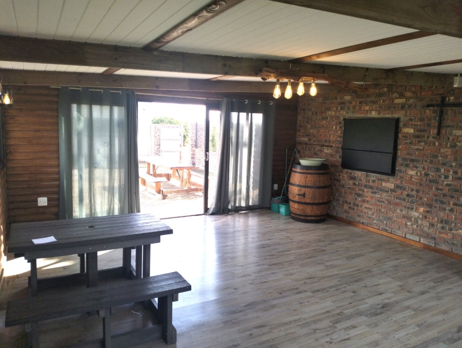 To Let 2 Bedroom Property for Rent in Aalwyndal Western Cape